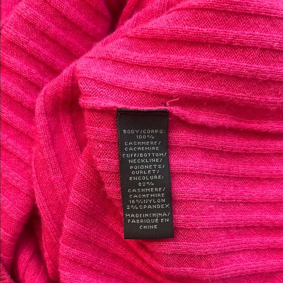 Saks Fifth Avenue Vibrant Pink V-Neck Ribbed Cashmere Sweater | Small - Picture 4 of 4
